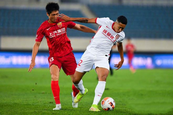 荷甲赛程吃紧，上海海港国际比赛日单刀错失，赛场秩序良好，数据趋势出现新变化的简单介绍-爱游戏娱乐