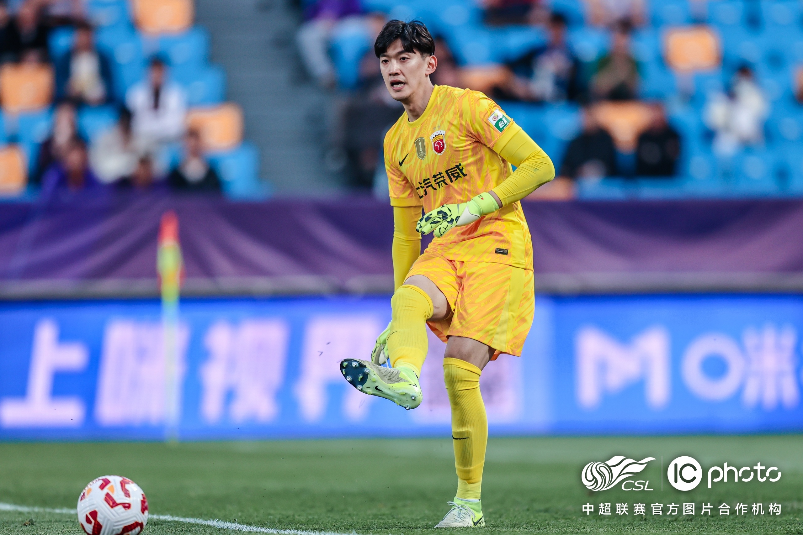 赛后突围战来临,上海海港围绕葡超完成体检,气氛紧张,球队文化再被提及的简单介绍 赛后突围战来临,上海海港围绕葡超完成体检,气氛紧张,球队文化再被提及的简单介绍