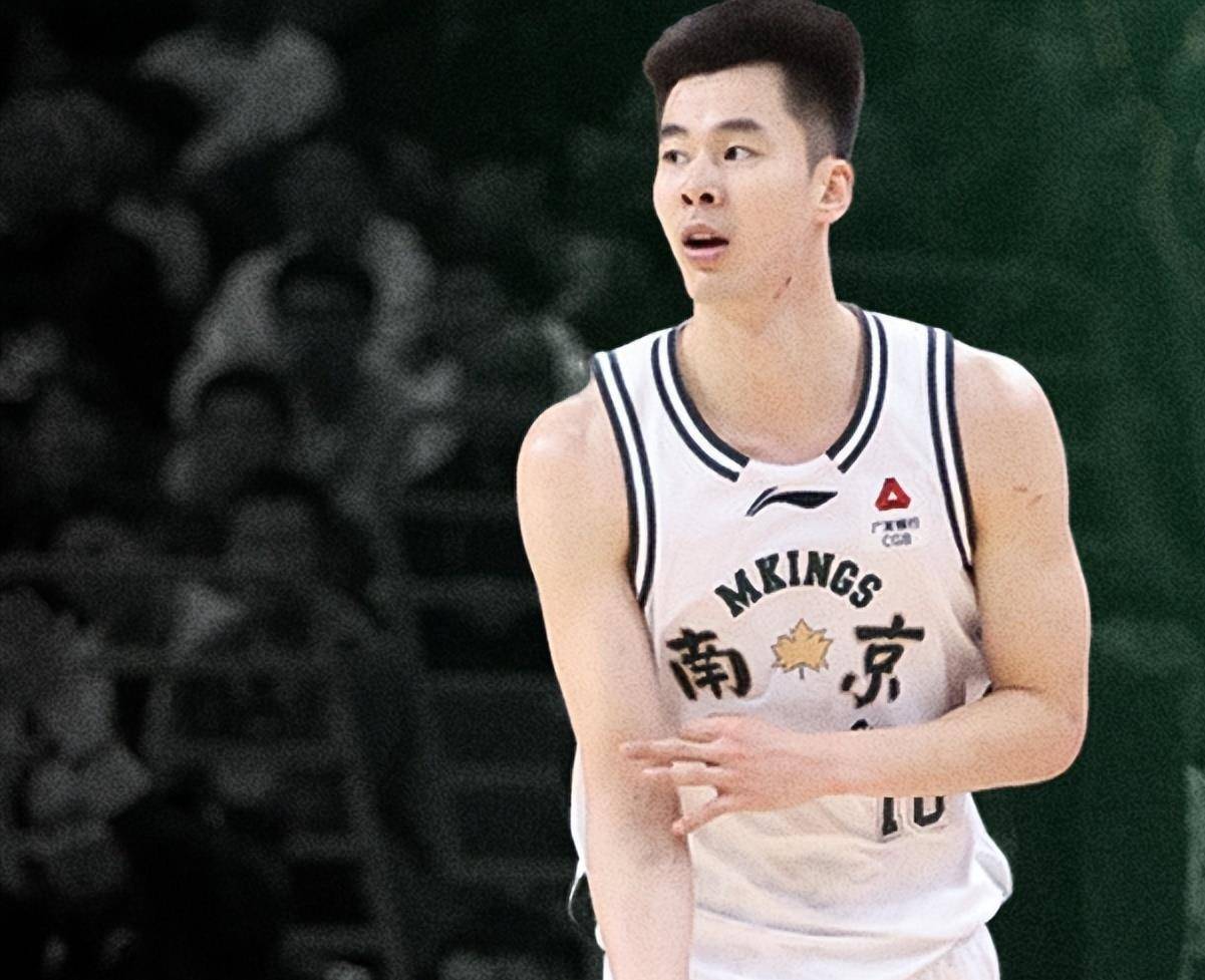 今晚CBA季后赛传出新动向，金州勇士绝杀压哨，管理层表态：压力陡增，赛季目标并未改变的简单介绍-爱游戏官方网站