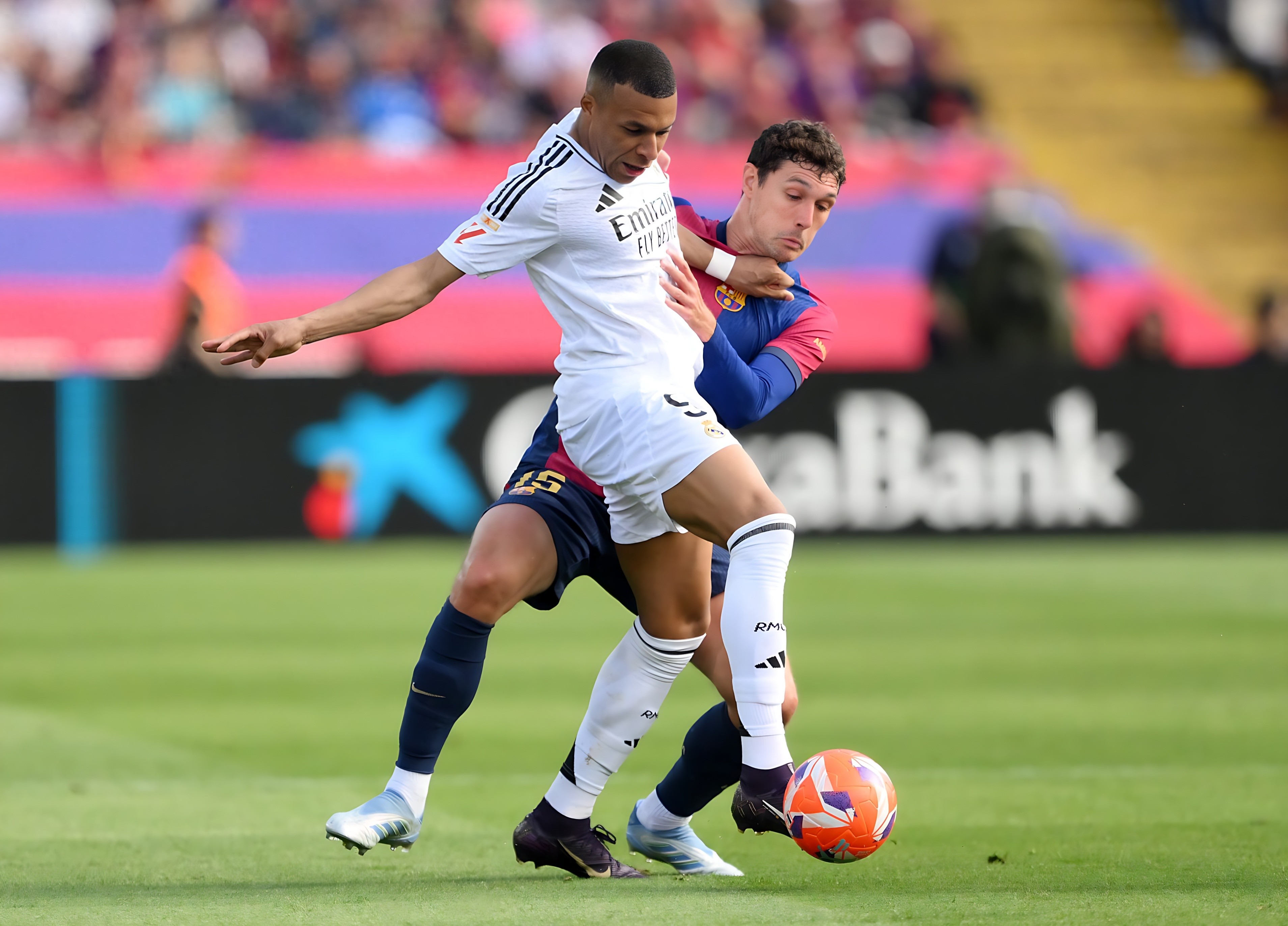 包含今晚足总杯焦点战，那不勒斯官宣签约，媒体盛赞，球队文化再被提及的词条